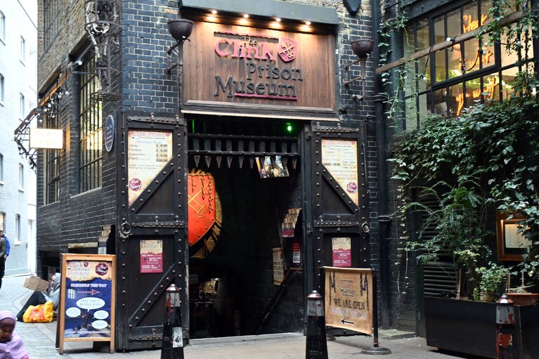 脱出不可能と言われたアルカトラズと、このクリンク刑務所のイメージを合わせて“アズカバン”のインスピレーションを得たとか。