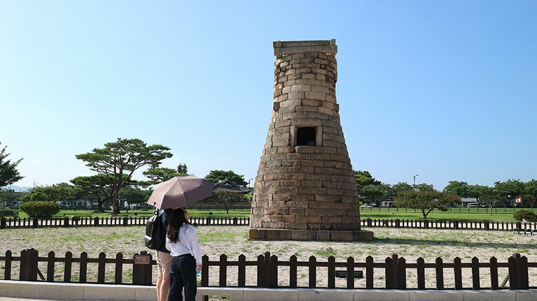 高さは9.17メートル。下から4.16メートルのところに入り口があり、そこから出入りしていたと推測される。