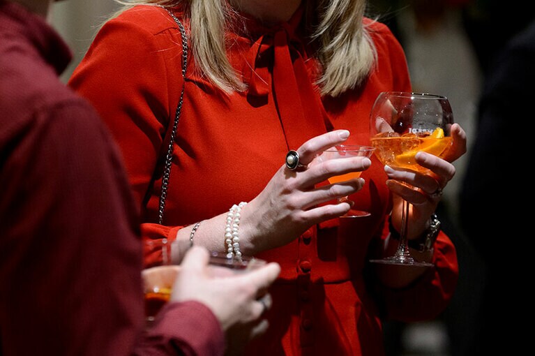 パーティー参加者も国際色豊か。