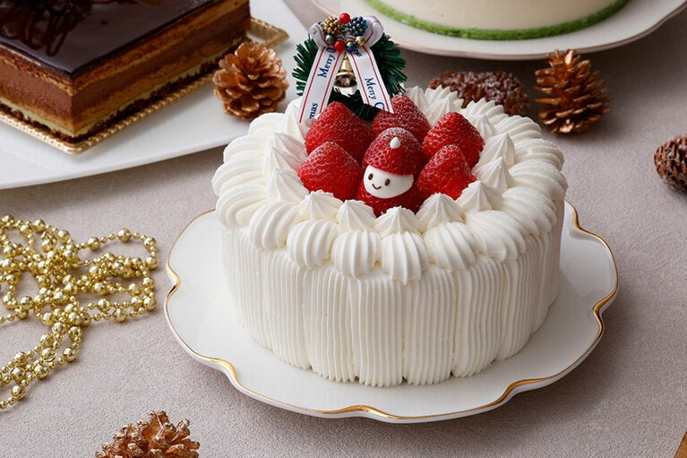 ホテルニューグランド「苺のショートケーキ」（5号 直径15cm／7,020円、7号 直径21cm／14,040円）。