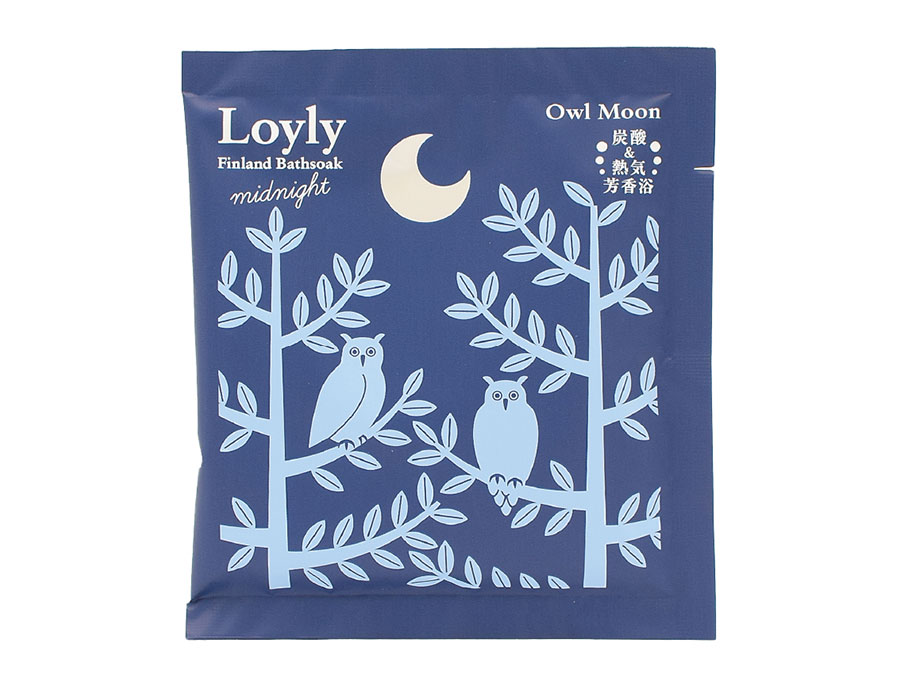 炭酸ソーダがベースの、発泡タイプで、お湯に入れると炭酸ガスが発生。植物由来のうるおい成分、ヨーロッパシラカバ樹皮エキス、シダーウッドオイル（ジュニペルスメキシカナ油）、ユーカリ葉油を配合。お風呂上がりの肌を整える。熱気芳香浴 ロウリュ® フィンランド バスソーク ～ミッドナイト～ 木立 50g 220円／チャーリー