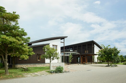 宿泊するヴィネスパでは温泉も楽しめる。強いアルカリ性の泉質は化粧水のようで美人の湯と評判。