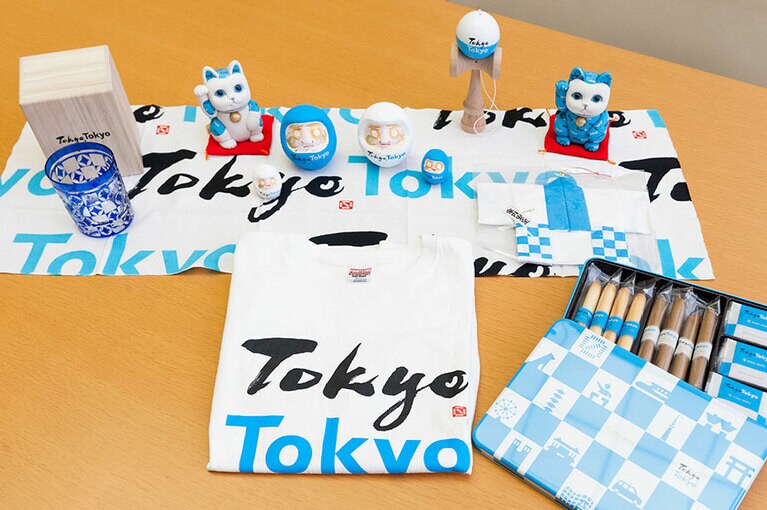 筆文字のTokyoで「Old」、ゴシック体で「New」を演出。