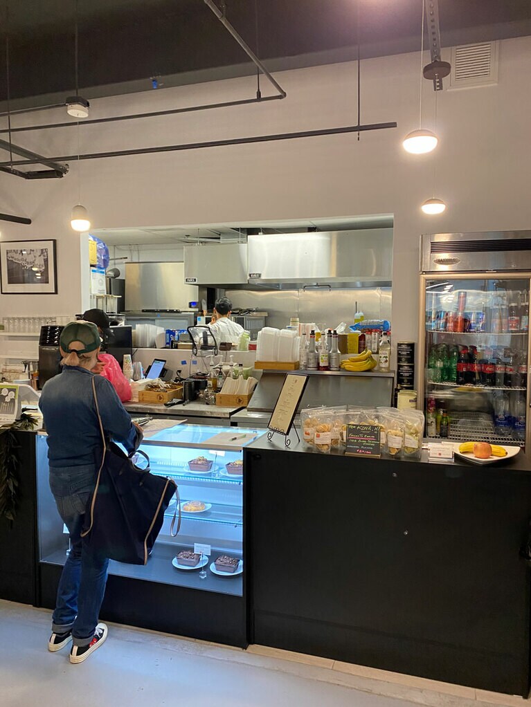 アラモアナ・ホテル・バイ・マントラ。カイムキの名店カフェローファーのオーナーさんがこちらに。