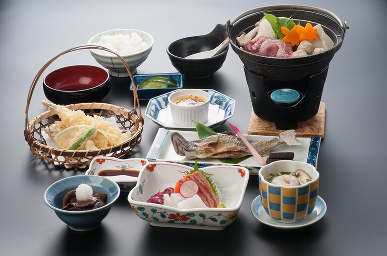 日本三秘湯 谷地温泉［青森／谷地温泉］夕食。