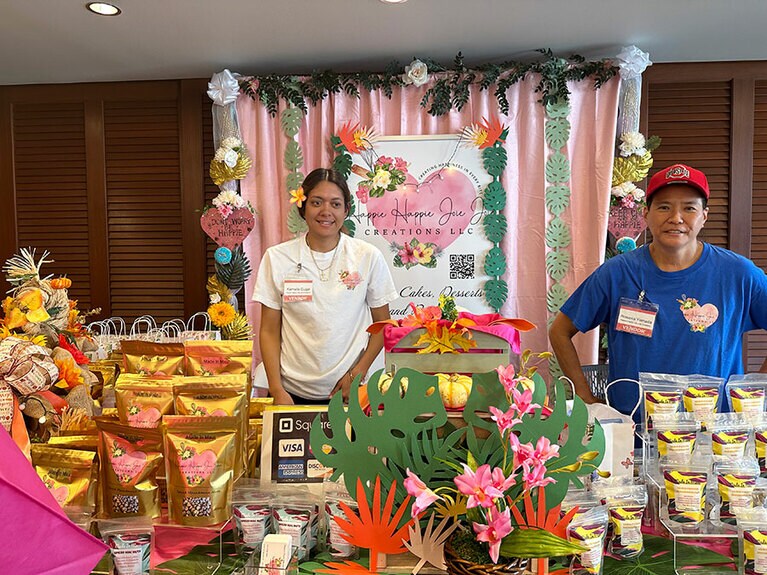 ハッピー ハッピー ジョイジョイのマカデミアナッツを販売していたブース。