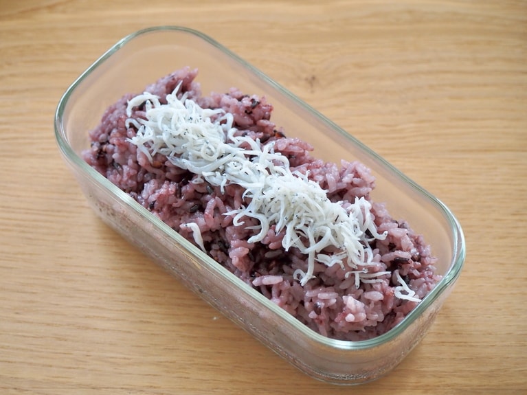 疲れやすさを防ぐ黒豆ご飯。