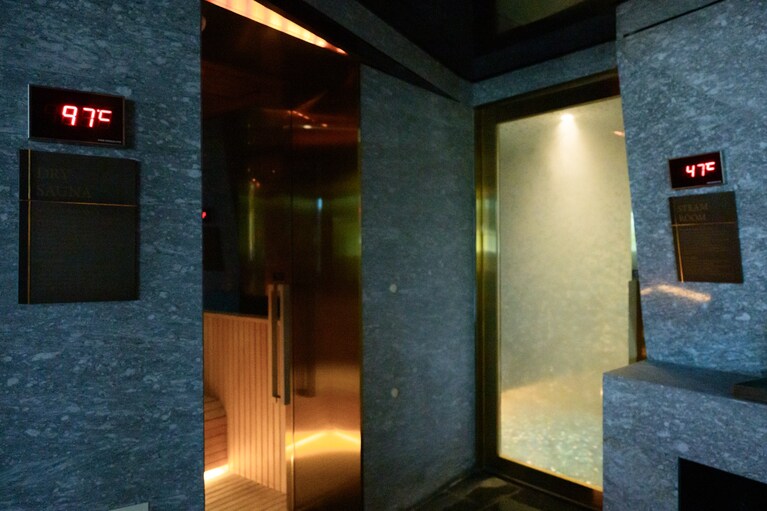 気分や体調に合わせて選べるのが嬉しいふたつのサウナ。