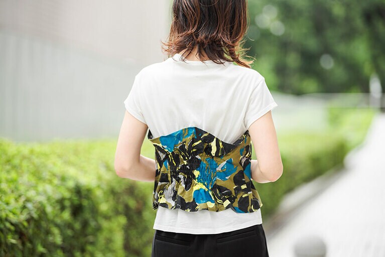 着替えが楽なゴムのビスチェ。