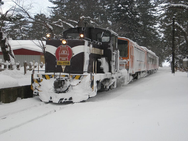 津軽鉄道ストーブ列車。