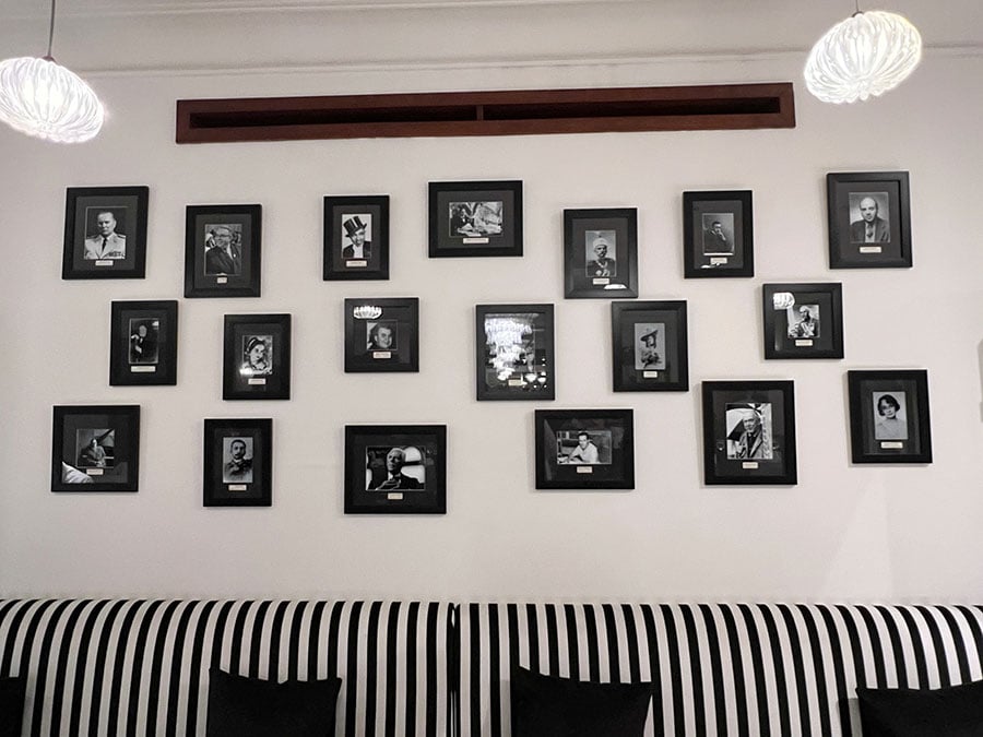 壁には、ホテルに滞在した著名人の写真が飾られている。誰もが知っている顔がたくさん！