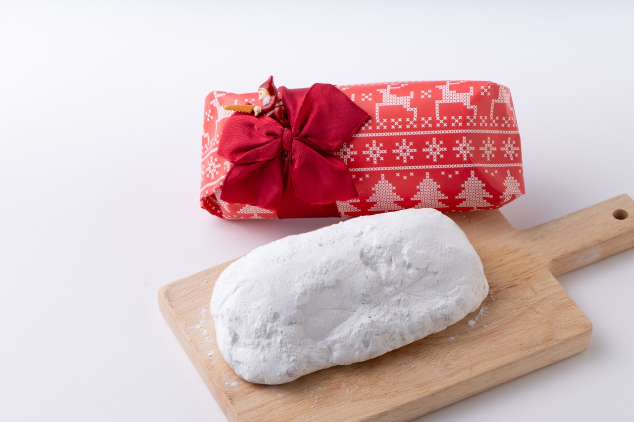 【パティスリー ラヴィアンレーヴ】クリスマス シュトーレン（4,000円）