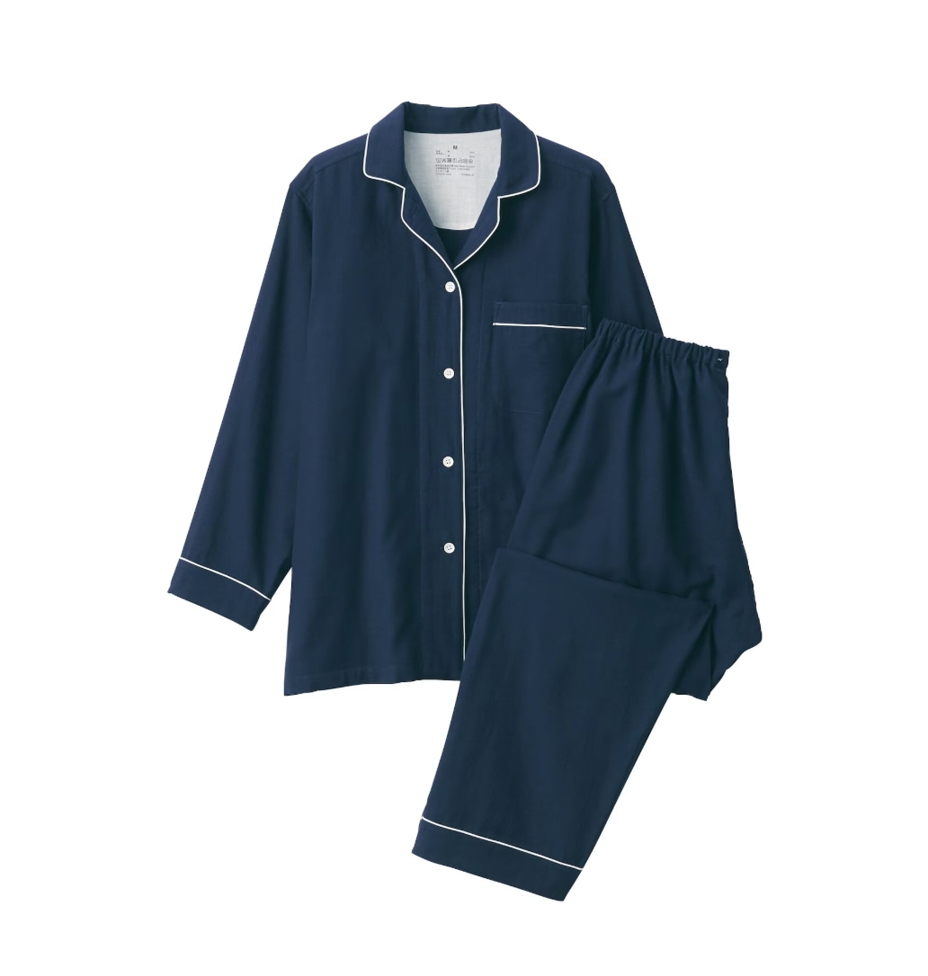 婦人　脇に縫い目のない　二重ガーゼ長袖パジャマ　4,990円。