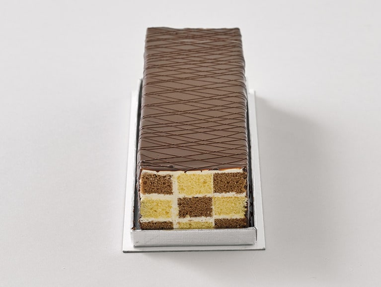 銀座ウエストの「モザイクケーキ」ホール 2,500円。