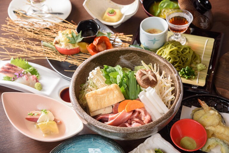 由布院いよとみ［大分／由布院温泉］夕食一例 地鶏鍋会席。