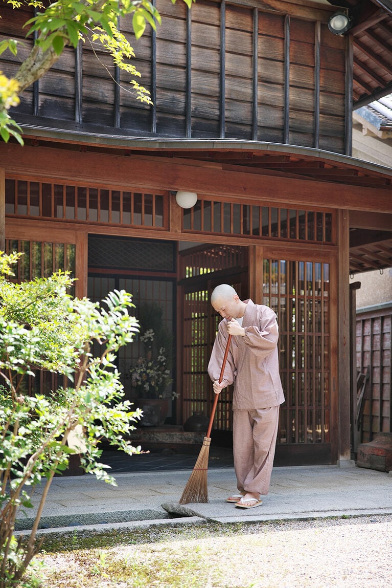 〈協力：関口真允〉『比叡山大阿闍梨 心を掃除する』より。