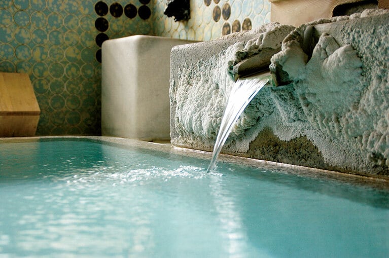 会津東山温泉 向瀧。