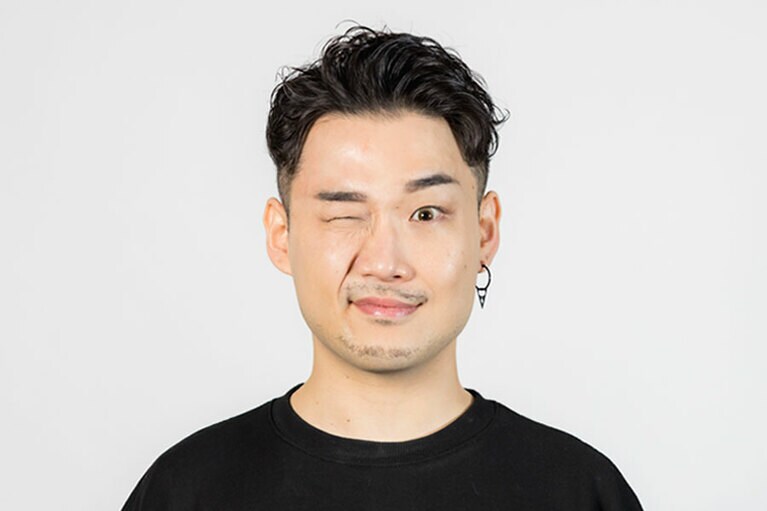 片目ずつウィンクしてさらに動きをスムーズに