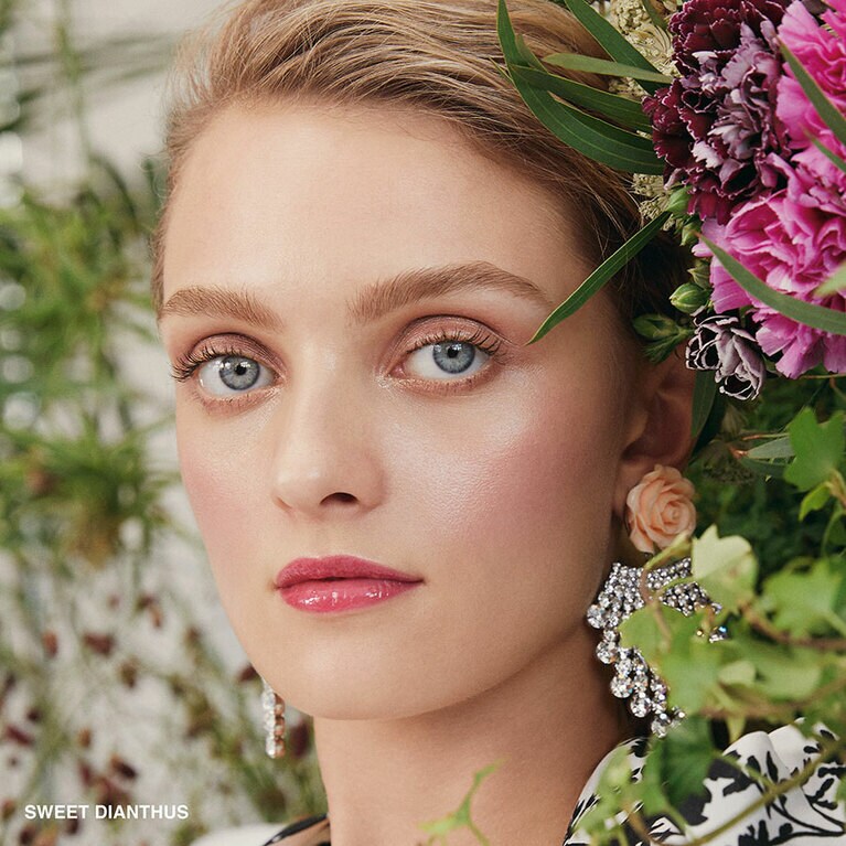 クリアな質感の軽やかな表情が今春の気分。