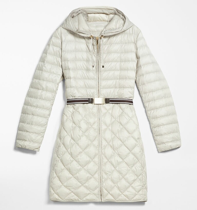 テクニカル キャンバス ダウン コート 146,300円。