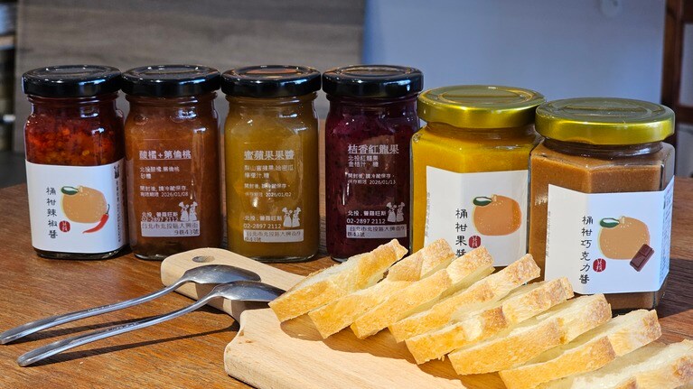 調味料やジャムも喜ばれるはず。タンカンの風味がうまく調和しています。