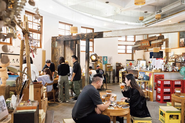 萬華世界下午酒場（ワンファーシージェシャーウージョウチャン）