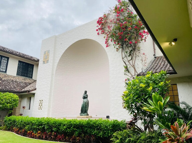 館内には数箇所、趣の異なる中庭が。雰囲気の違いを楽しんで。