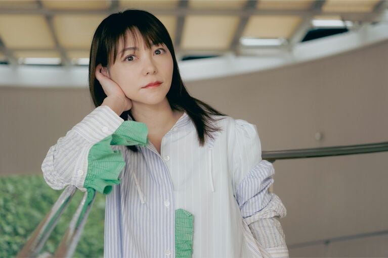 小学生でSPEEDなどを輩出した沖縄アクターズスクールに入ったAKINAさん　©佐藤亘／文藝春秋