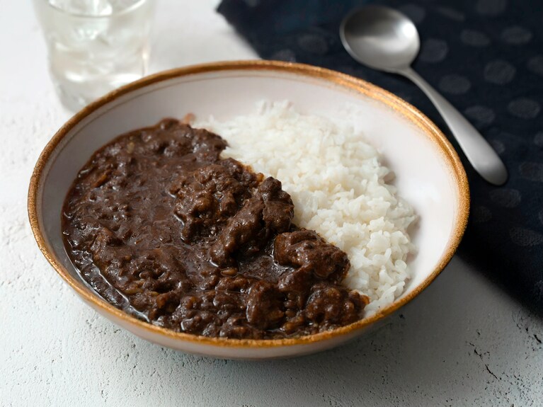 成城石井 黒毛和牛牛すじカレー 180g　755円。※8月7日（木）発売予定