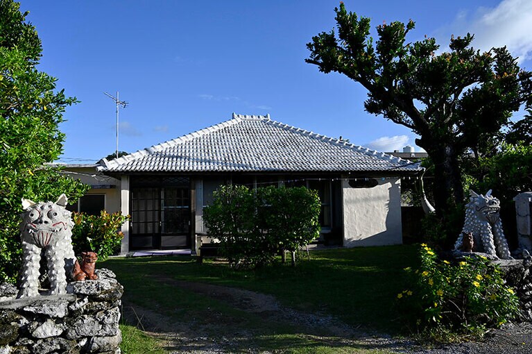 島に暮らすような滞在を楽しめる「古民家むーる」。