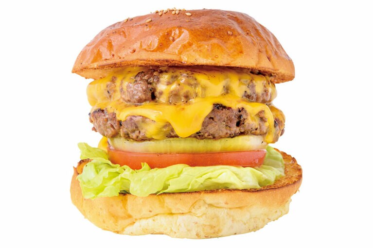 【フェローズ】ダブルパティチーズバーガー 2,214円。パティの重さ 300g、高さ 11cm、幅 12cm。