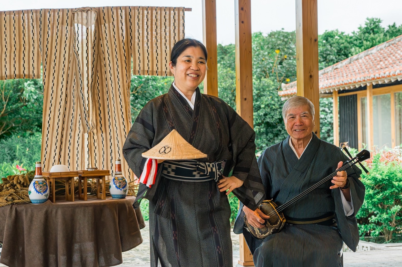 代々伝わる唄と踊りで、竹富島の秋に浸ることができる「夕凪の唄～秋の調べ～」。
