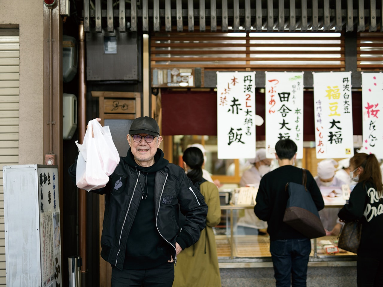 30分ほど並んで買えました。