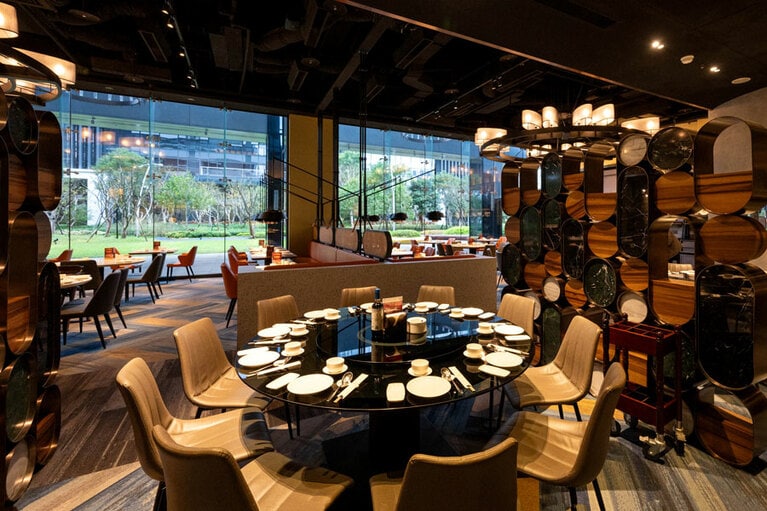 欣葉・鐘菜（シンイェ ヂョンツァイ）。