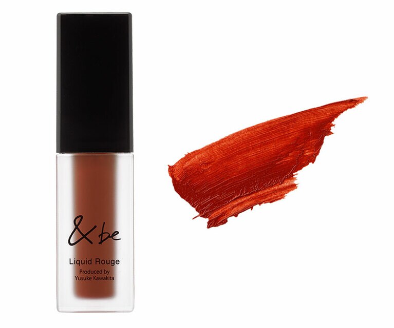 ガーネットブラウン。青み系の“真っ赤”とは違う、日本人女性になじみやすい赤味ブラウン。