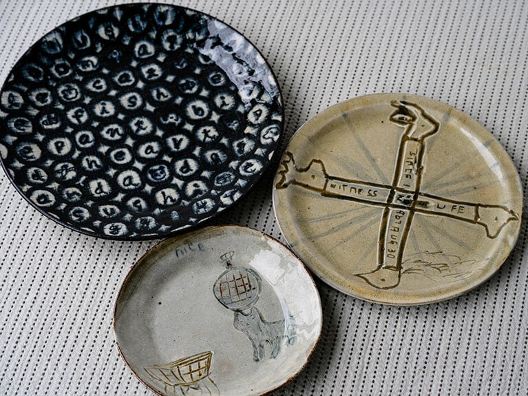 個性はありつつ、意外と様々な料理が映えるうつわたち。