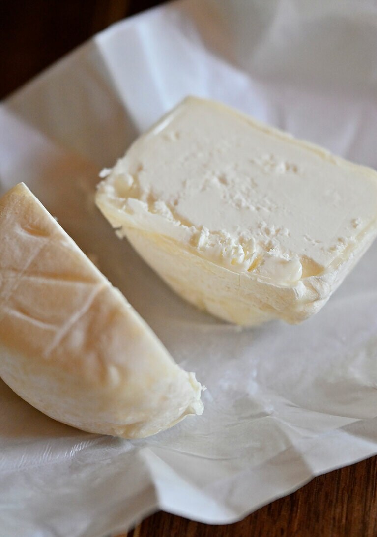 看板アイテムのチーズ、“ガロ” 850円。