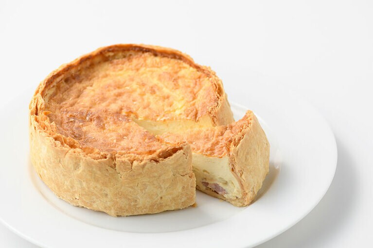 【福井県】Kuma・Deliキッチンの「クマデリ フルフルキッシュロレーヌ」420円(1カット)。ホールタイプ 4,000円は事前予約制。