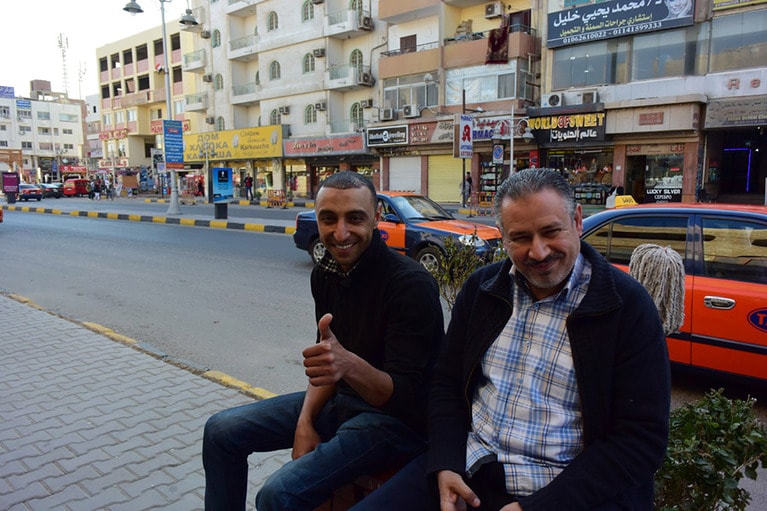 街の息吹が感じられる、シガーラ地区のダウンタウン。