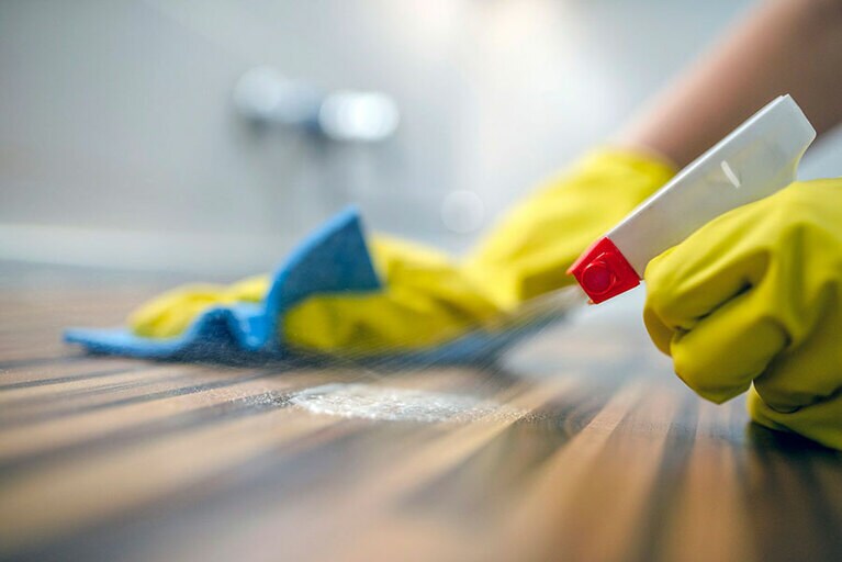 医師は自宅で、どこまで消毒しているのか？　©iStock.com