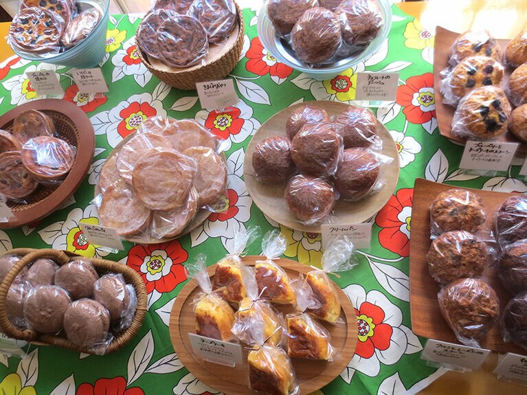 「ぺり亭」のおやつ集合。