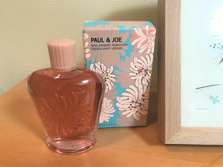 外箱の色とデザインも素敵なので、セットで置いてしまいます。