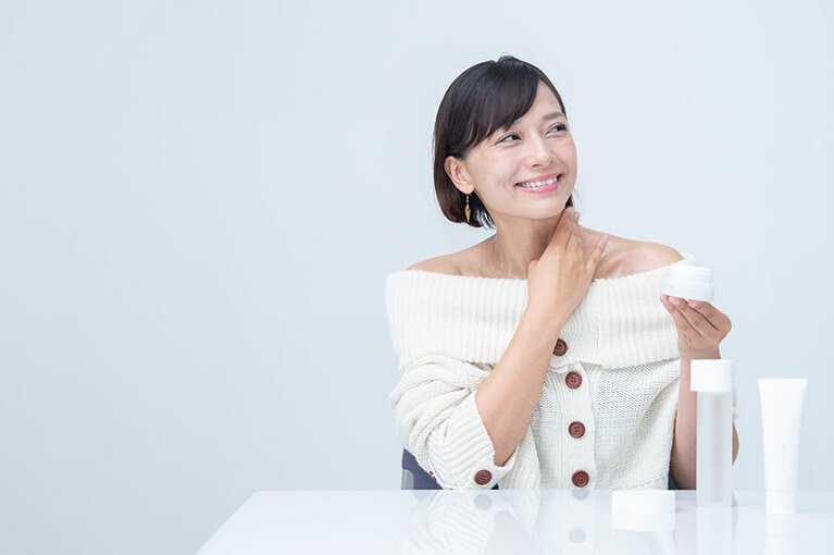 「オイルカットなのにしっとり肌がうるおうのを実感」と芳美さん。