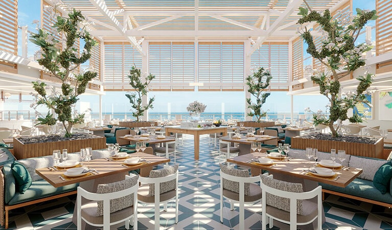 10階デッキにはオープンエアのピッツェリア「スパッカ・ナポリ」とアメリカンスタイルの「ザ・グリル」が。