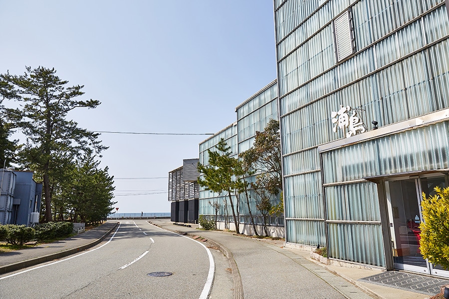 建築家・北山恒氏による「南の館」は、外壁のほとんどがガラス張り。（C）Ryokan 浦島
