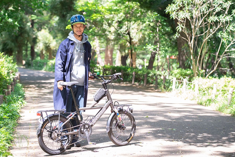 山下晃和さんはファッションモデルとして活躍しながら、15年以上も自転車のキャンプに親しんでいる。