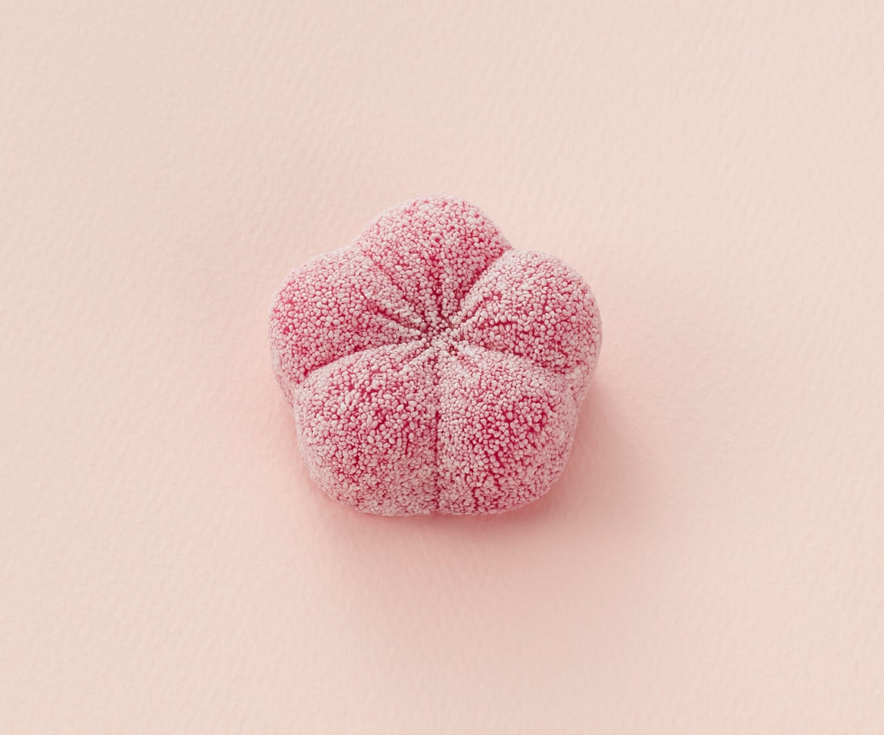 求肥製「 霜紅梅」540円。1月31日（土）まで。