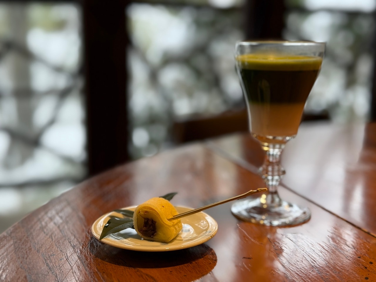 ウエルカムは抹茶と甘酒の特別ドリンクと手づくりのお菓子。