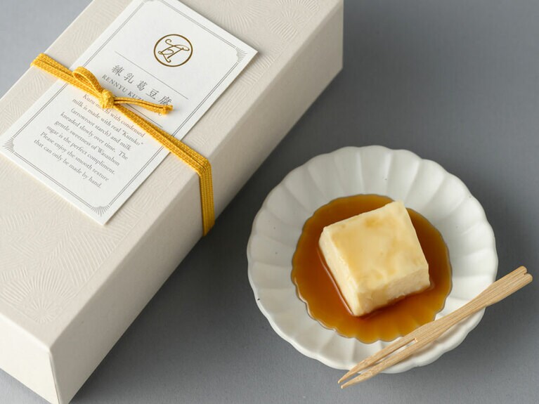 練乳葛豆腐 3,300円（1箱）。※数量限定、要冷蔵。