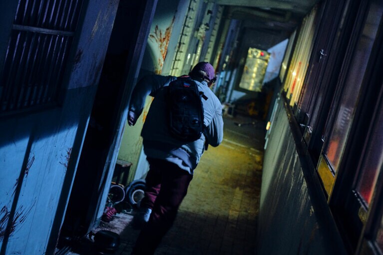 Netflix映画『#生きている』独占配信中。